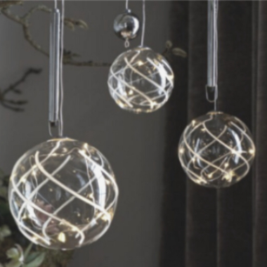 Boules de noël lumineuses en verres